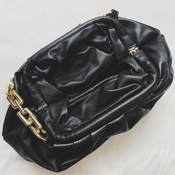 Chunky Gold Chain Faux Leather Clutch - Picture 5 of 9